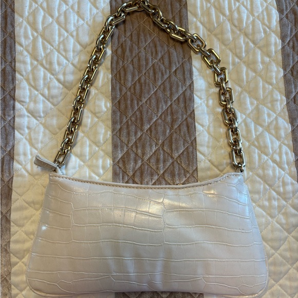 Zara Croc-Embossed Shoulder Bag in Light Cream with Gold Chain - Picture 2 of 3